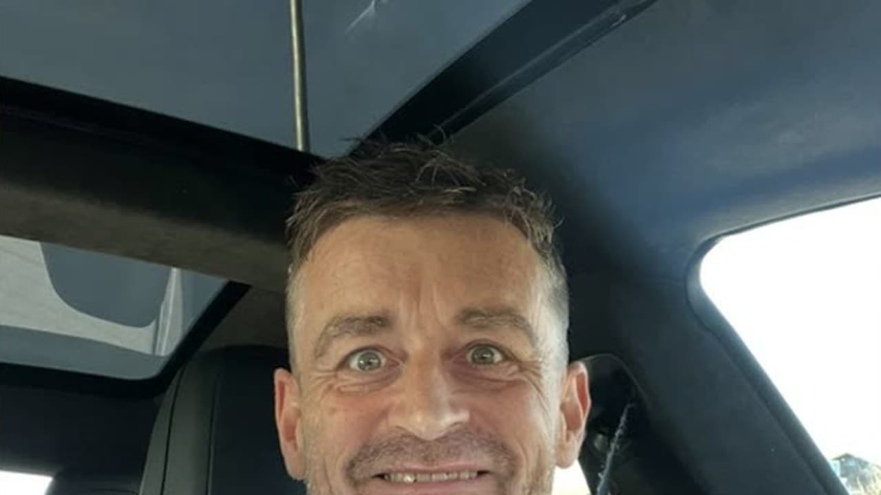 Peter Møller Hansen på vej til en fest — du taler altid direkte med ham